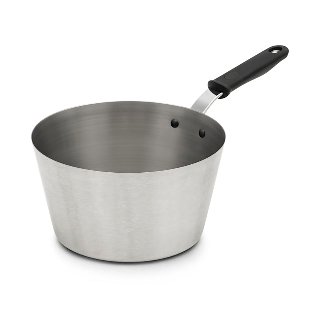 Vollrath® 782145 S/S Tapered 4.5 Quart Sauce Pan w/ Silicone Handle