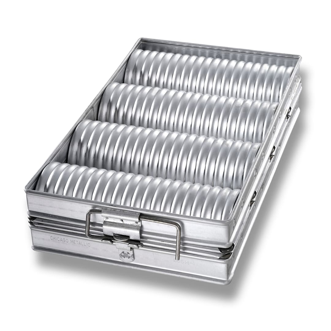 Chicago Metallic 48514 Glazed Crimped Round Bread Pan