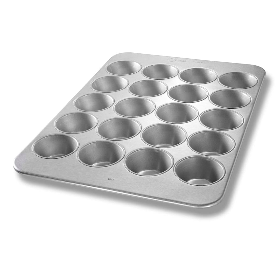 Chicago Metallic 44705 Glazed 20-Cavity Pecan Roll / Large Muffin Pan