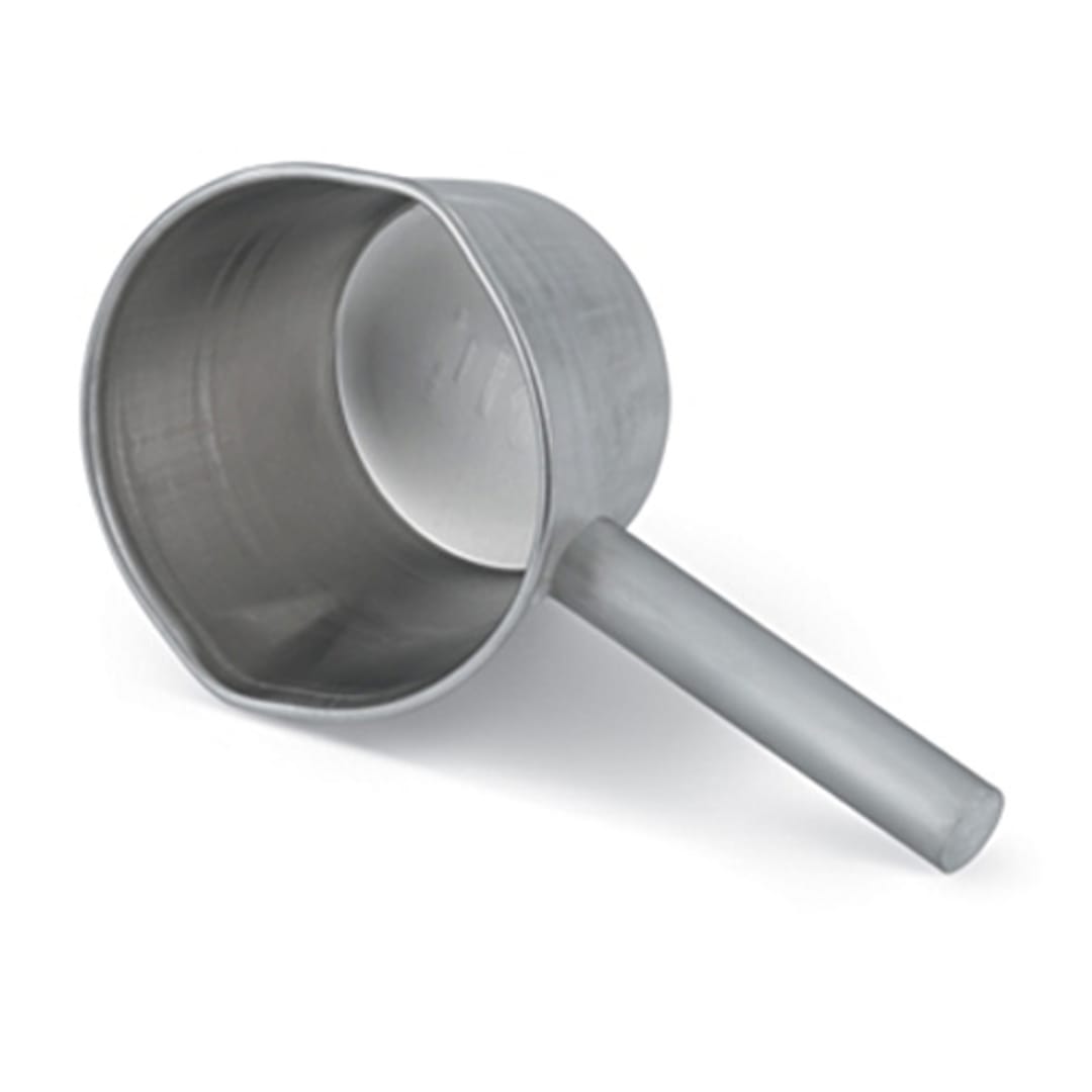 Vollrath® 4752 Wear-Ever® 64 Ounce Aluminum Transfer Ladle