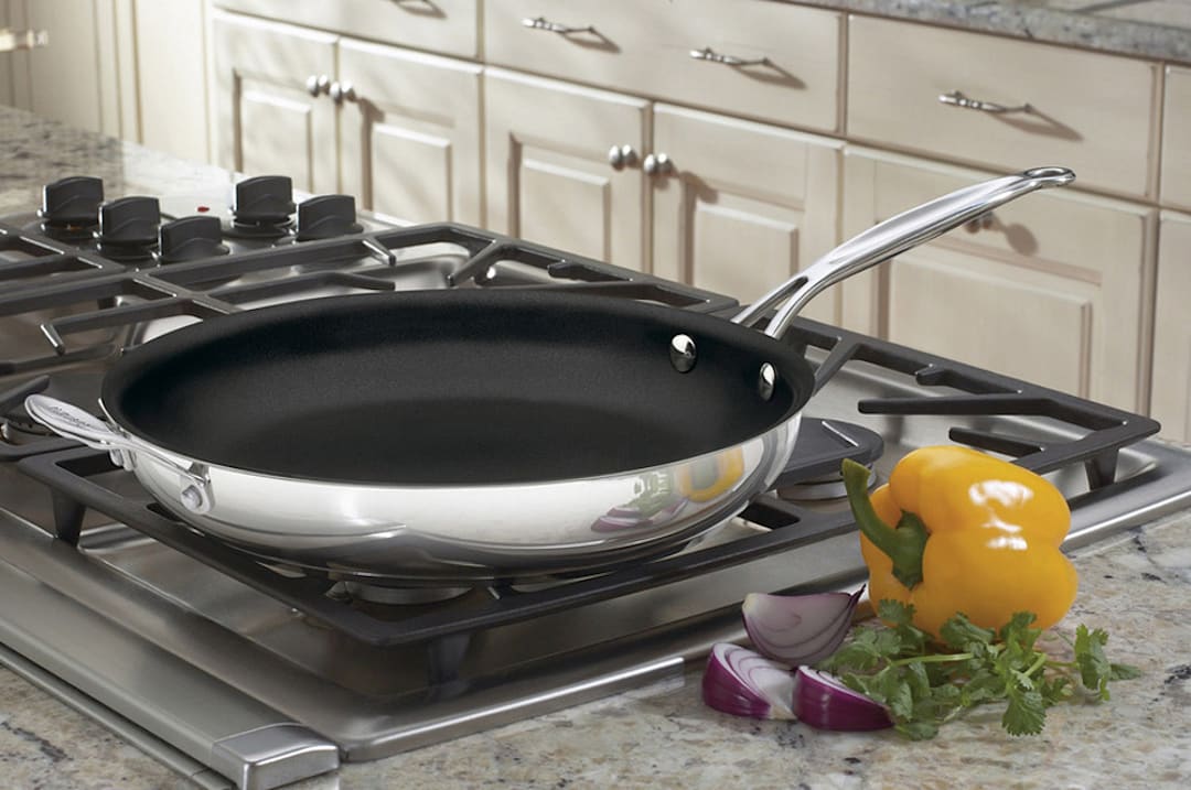 Cuisinart® 722-30HNS Chef's Classic™ 12" Skillet