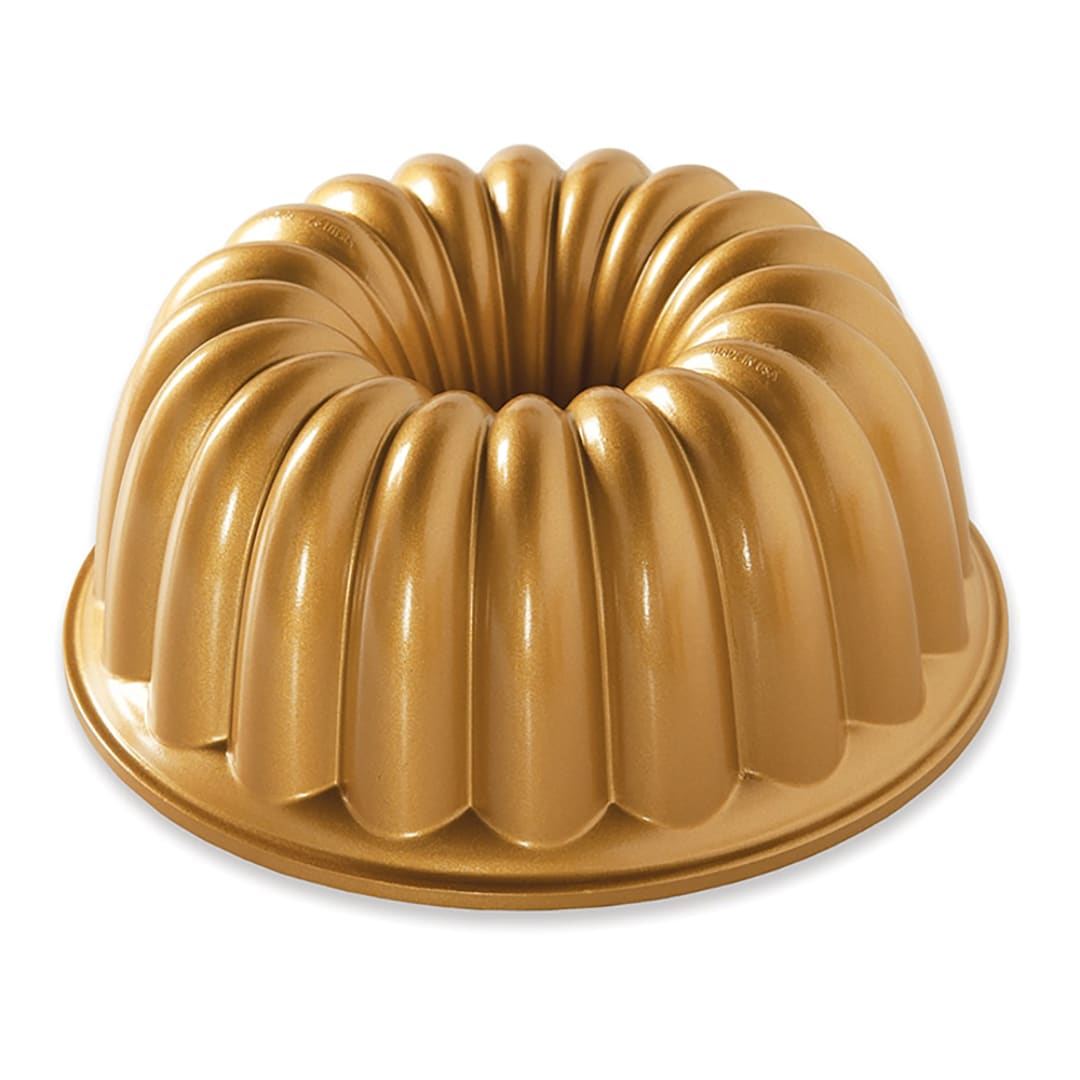 Nordic Ware 58677 Elegant 10 Cup Bundt Pan - 3 / CS