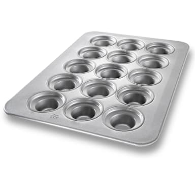 Chicago Metallic 45435 Glazed 15-Cavity Large Crown Muffin Pan