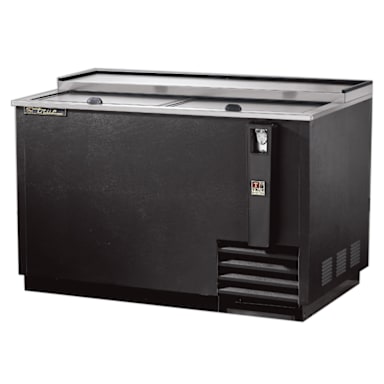 True TD-50-18-HC Horizontal Bottle Cooler For 24 Cases / 12 Oz. Cans