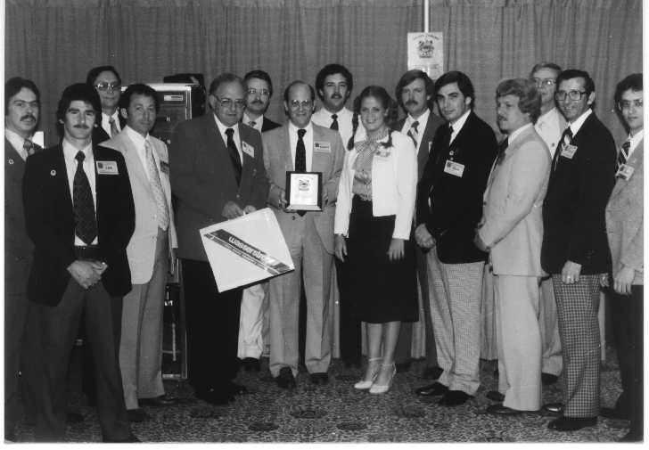 cento bar, bartender serving drinks